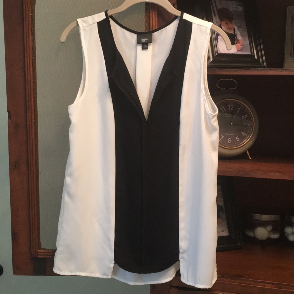 Mossimo top cream & black M EUC